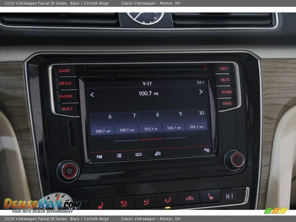 Audio System of 2016 Volkswagen Passat SE Sedan Photo #10