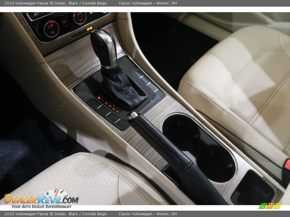 2016 Volkswagen Passat SE Sedan Shifter Photo #14