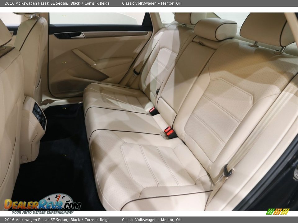 Rear Seat of 2016 Volkswagen Passat SE Sedan Photo #18