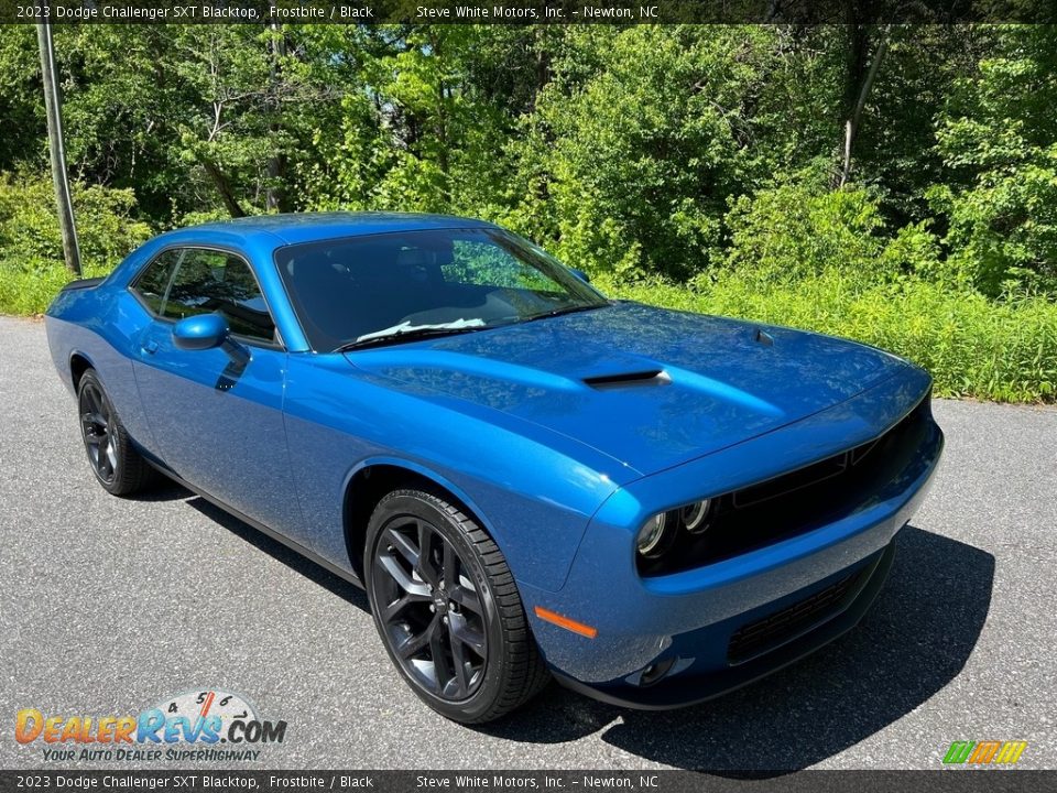 Front 3/4 View of 2023 Dodge Challenger SXT Blacktop Photo #4