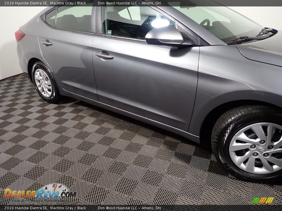 2019 Hyundai Elantra SE Machine Gray / Black Photo #4