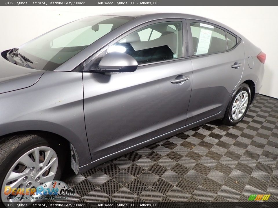 2019 Hyundai Elantra SE Machine Gray / Black Photo #10