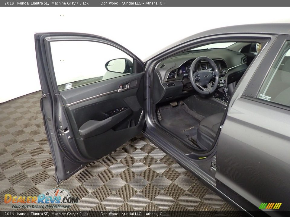2019 Hyundai Elantra SE Machine Gray / Black Photo #18