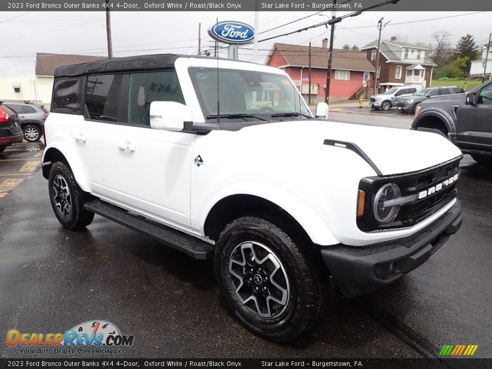 Front 3/4 View of 2023 Ford Bronco Outer Banks 4X4 4-Door Photo #7