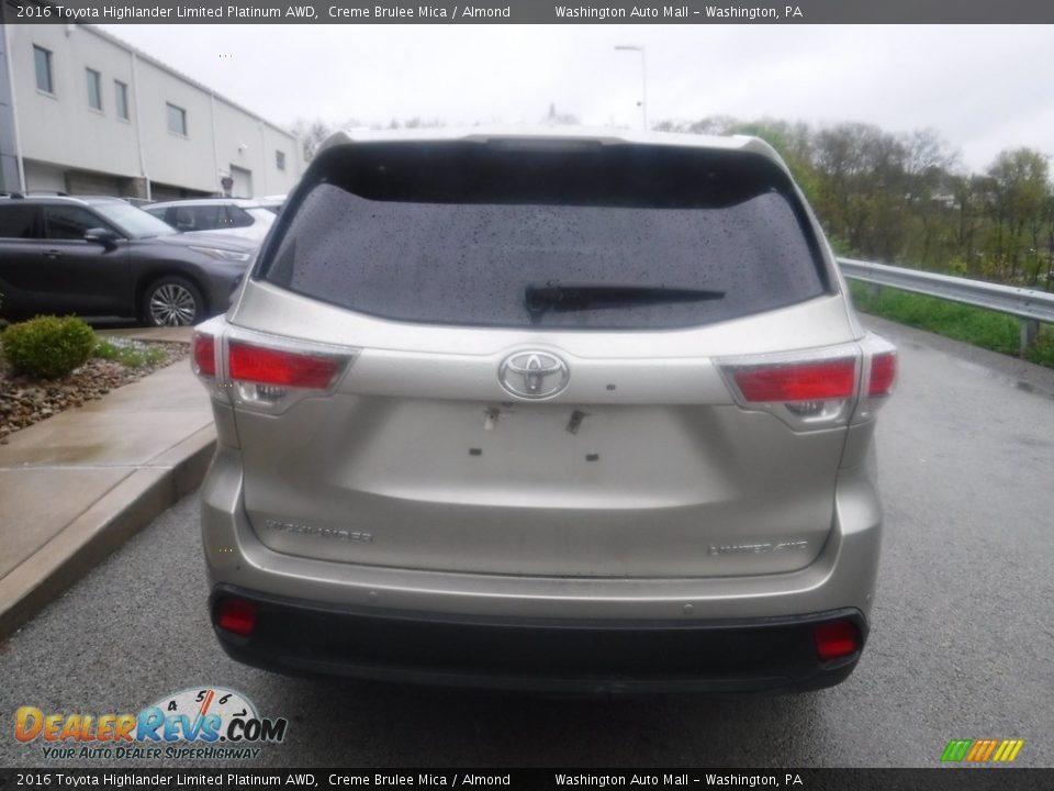 2016 Toyota Highlander Limited Platinum AWD Creme Brulee Mica / Almond Photo #16