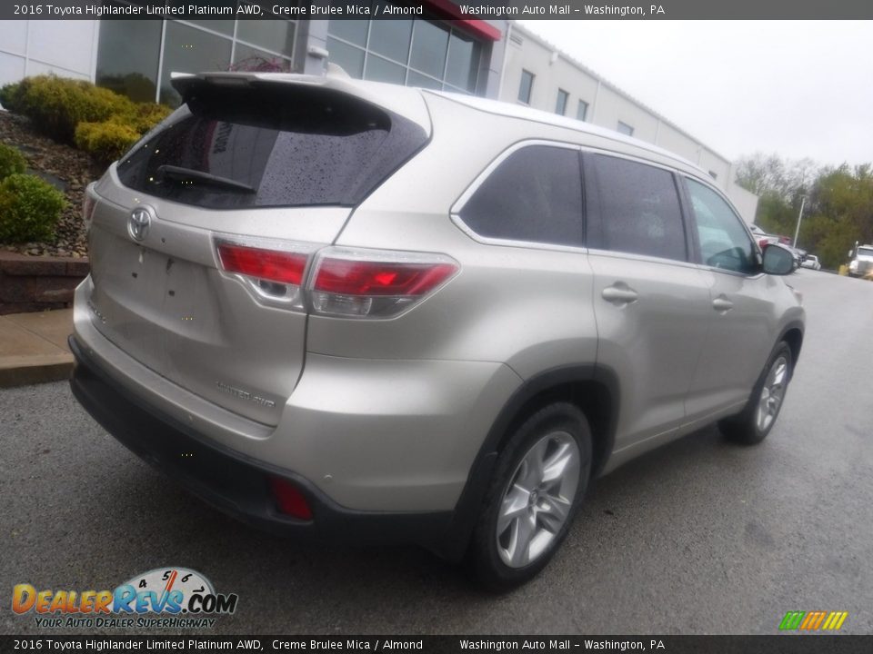 2016 Toyota Highlander Limited Platinum AWD Creme Brulee Mica / Almond Photo #17