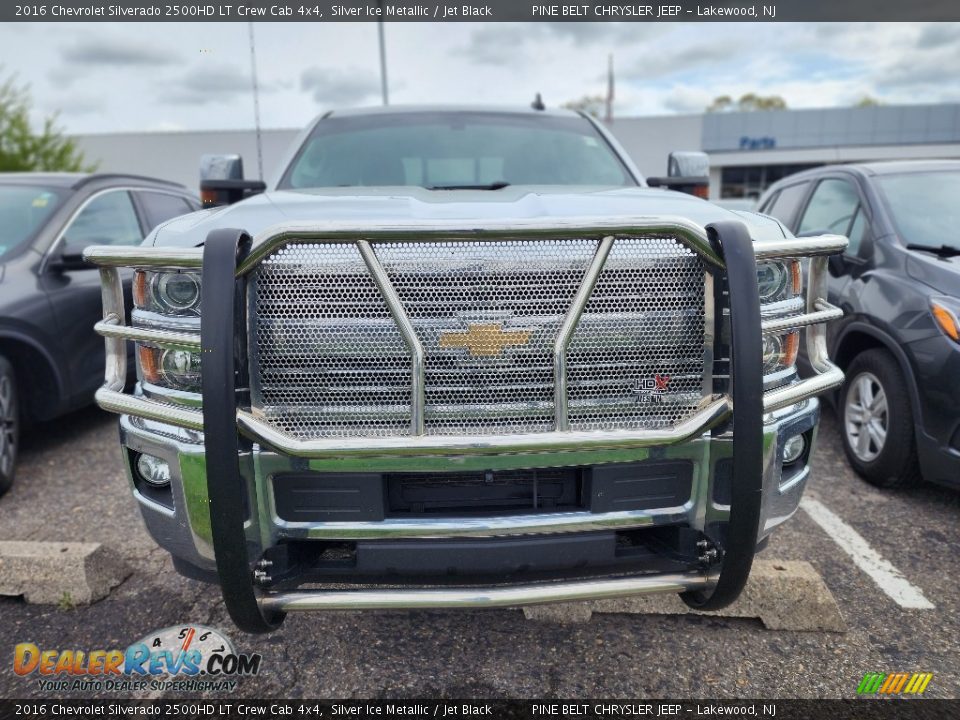 2016 Chevrolet Silverado 2500HD LT Crew Cab 4x4 Silver Ice Metallic / Jet Black Photo #2