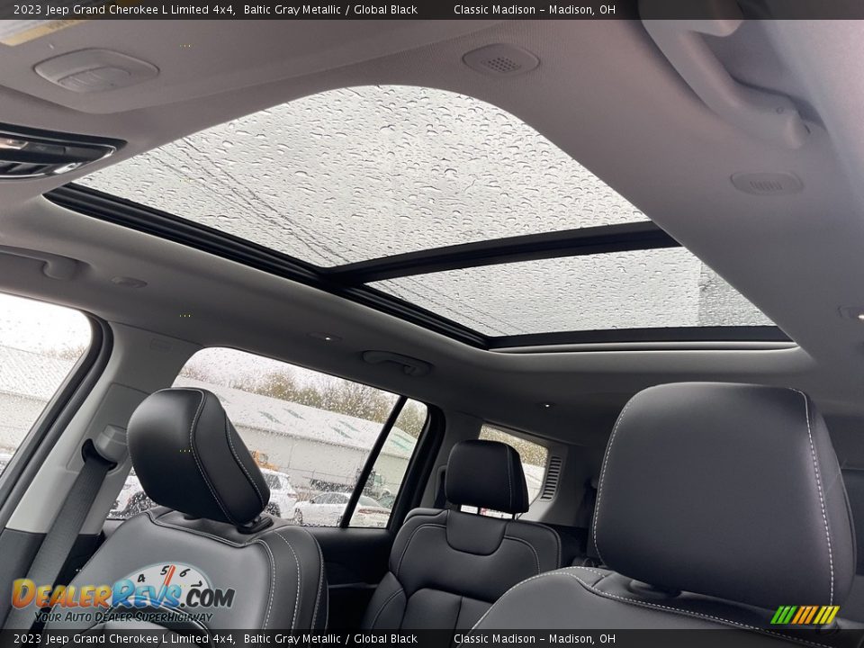 Sunroof of 2023 Jeep Grand Cherokee L Limited 4x4 Photo #5