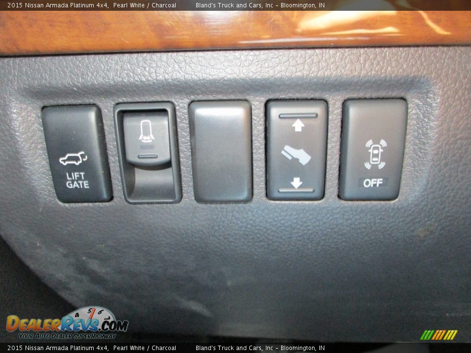 Controls of 2015 Nissan Armada Platinum 4x4 Photo #19