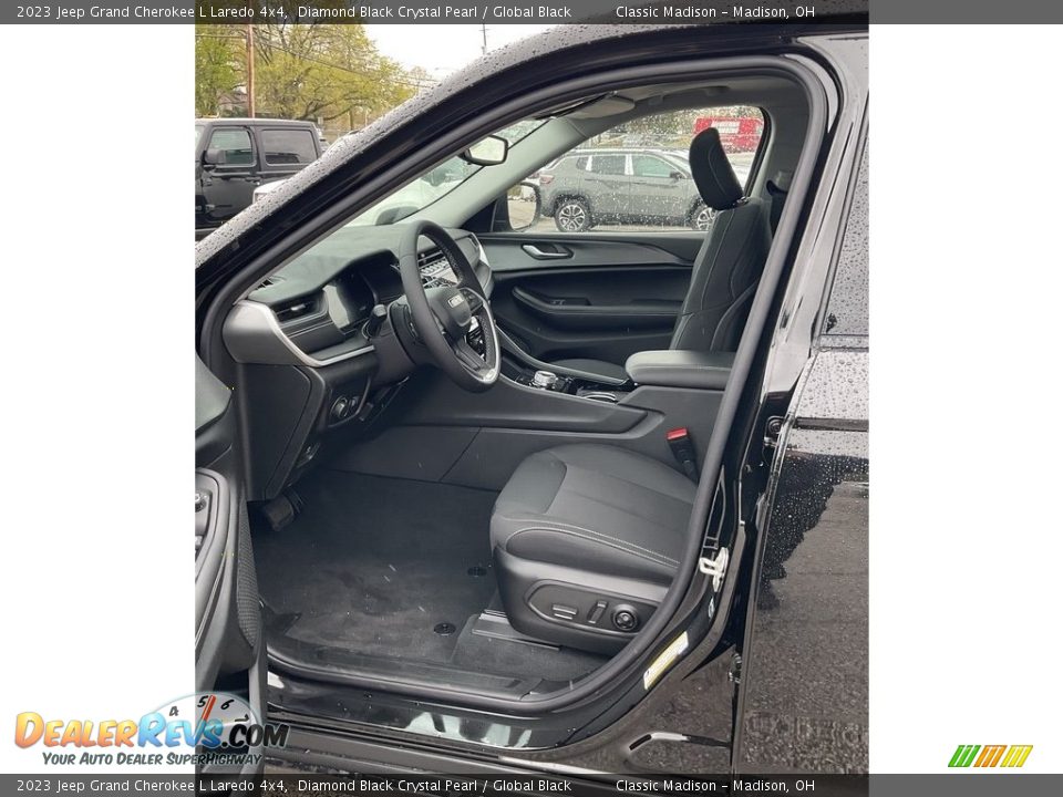 2023 Jeep Grand Cherokee L Laredo 4x4 Diamond Black Crystal Pearl / Global Black Photo #2