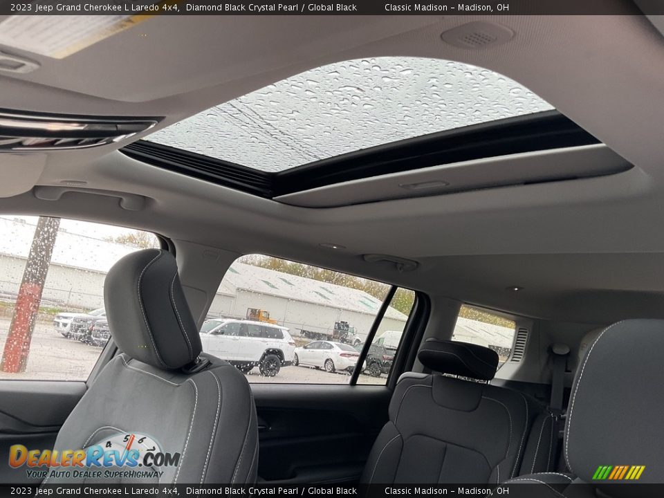 2023 Jeep Grand Cherokee L Laredo 4x4 Diamond Black Crystal Pearl / Global Black Photo #5