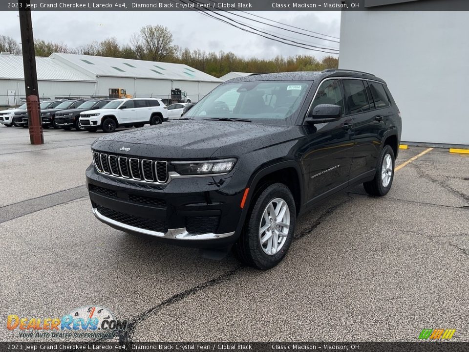 2023 Jeep Grand Cherokee L Laredo 4x4 Diamond Black Crystal Pearl / Global Black Photo #9