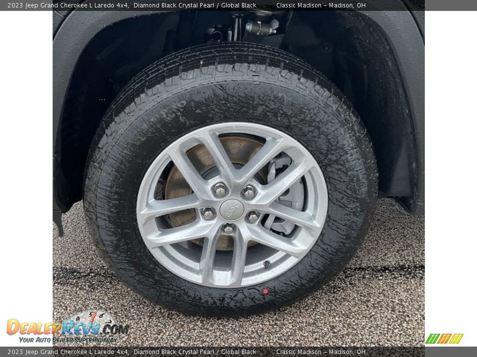 2023 Jeep Grand Cherokee L Laredo 4x4 Diamond Black Crystal Pearl / Global Black Photo #16