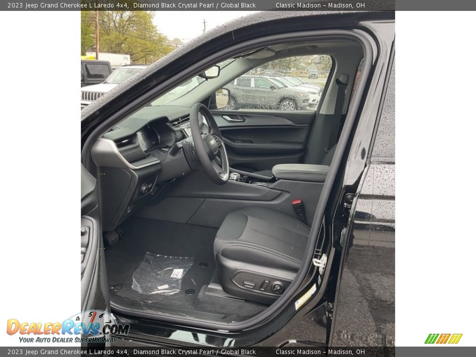 2023 Jeep Grand Cherokee L Laredo 4x4 Diamond Black Crystal Pearl / Global Black Photo #2
