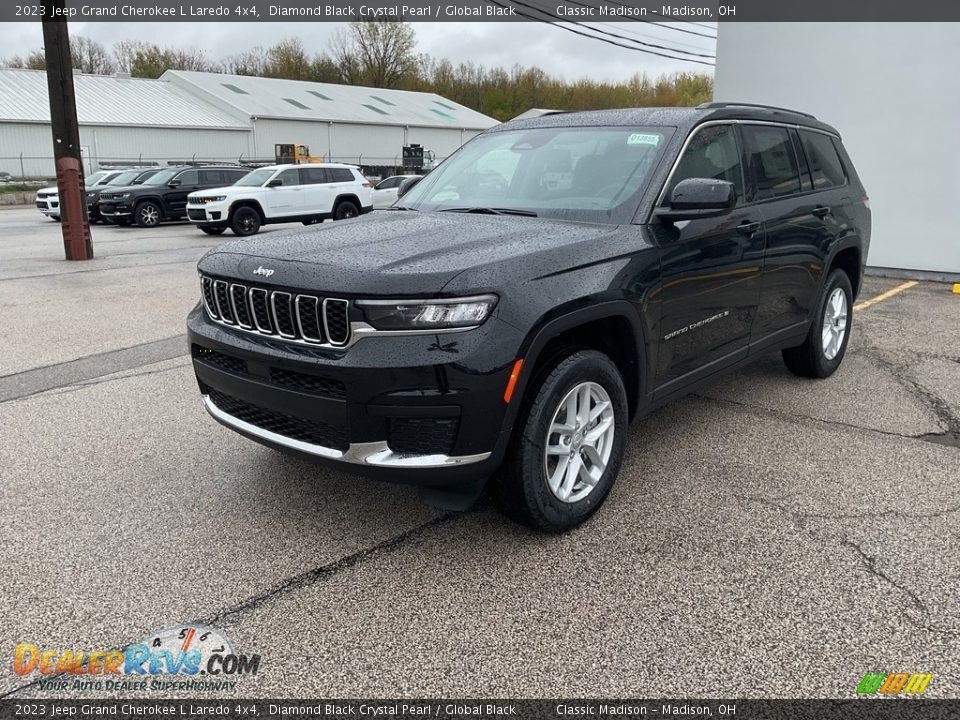 2023 Jeep Grand Cherokee L Laredo 4x4 Diamond Black Crystal Pearl / Global Black Photo #9