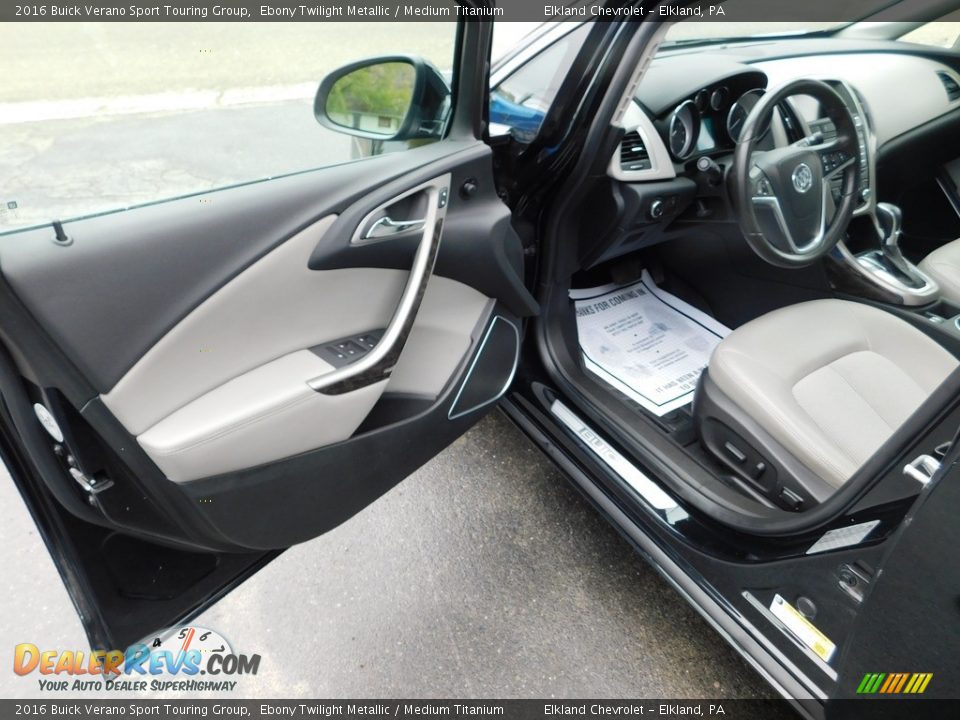 Door Panel of 2016 Buick Verano Sport Touring Group Photo #16