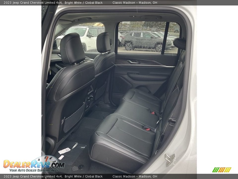 2023 Jeep Grand Cherokee Limited 4x4 Bright White / Global Black Photo #3