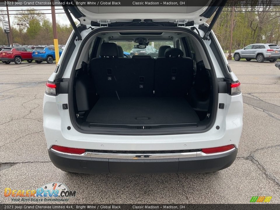 2023 Jeep Grand Cherokee Limited 4x4 Bright White / Global Black Photo #14