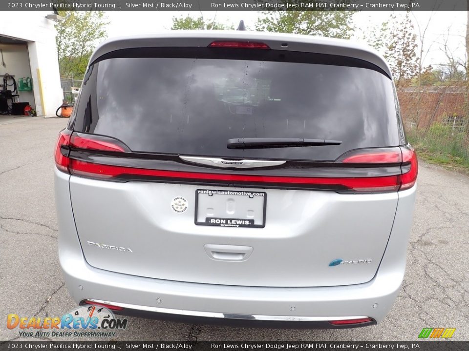 2023 Chrysler Pacifica Hybrid Touring L Silver Mist / Black/Alloy Photo #4