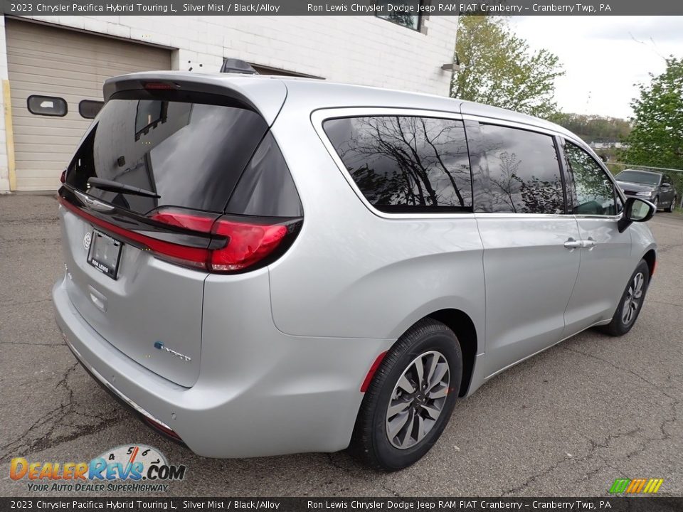 2023 Chrysler Pacifica Hybrid Touring L Silver Mist / Black/Alloy Photo #5