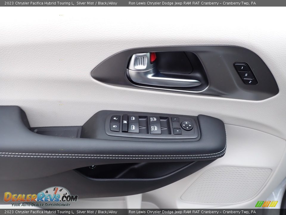 Door Panel of 2023 Chrysler Pacifica Hybrid Touring L Photo #15