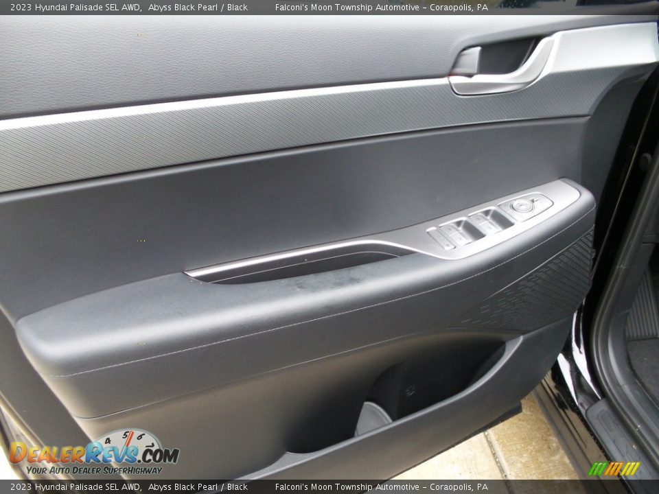 Door Panel of 2023 Hyundai Palisade SEL AWD Photo #15