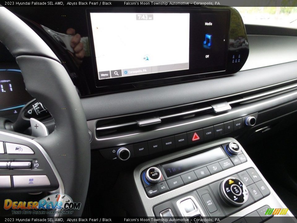 Controls of 2023 Hyundai Palisade SEL AWD Photo #17