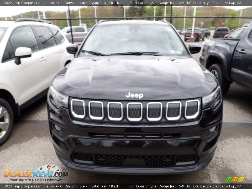 2022 Jeep Compass Latitude Lux 4x4 Diamond Black Crystal Pearl / Black Photo #2