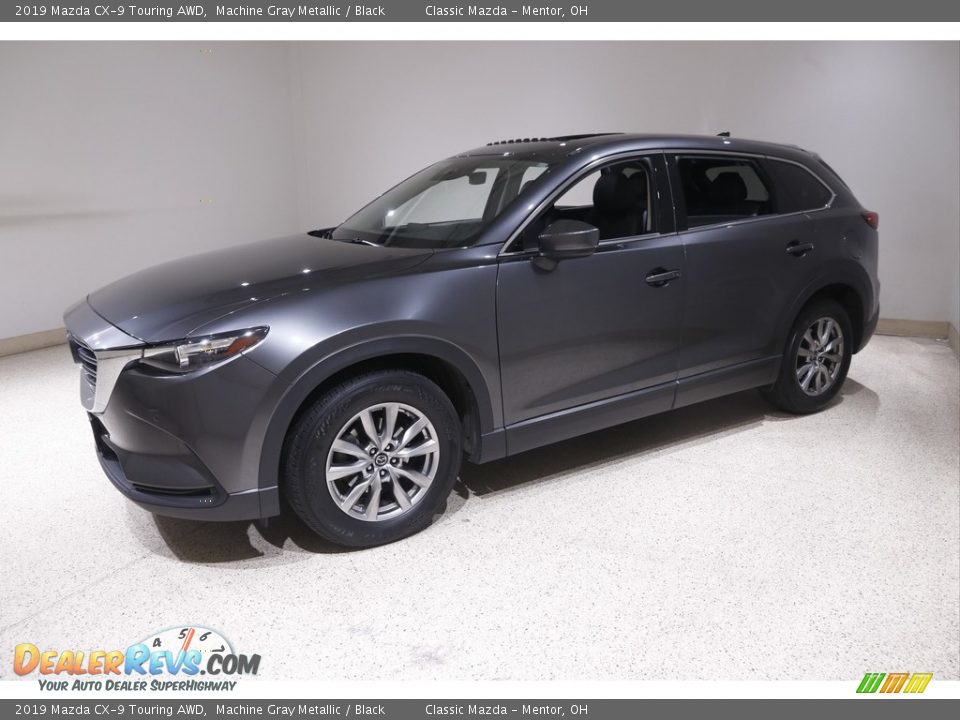 Front 3/4 View of 2019 Mazda CX-9 Touring AWD Photo #3