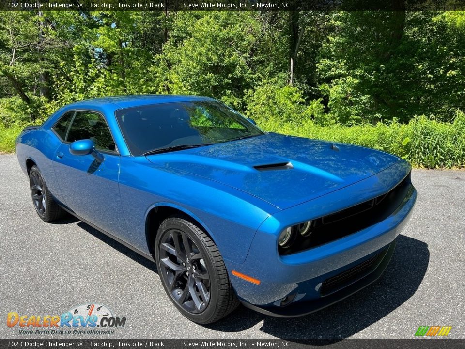 Front 3/4 View of 2023 Dodge Challenger SXT Blacktop Photo #4