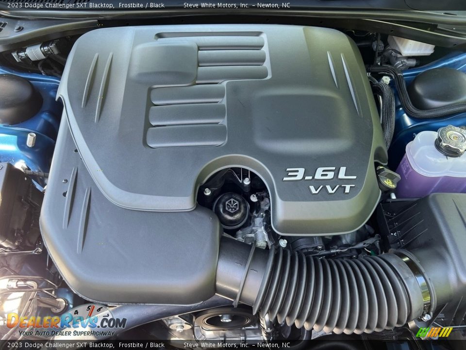 2023 Dodge Challenger SXT Blacktop Frostbite / Black Photo #9