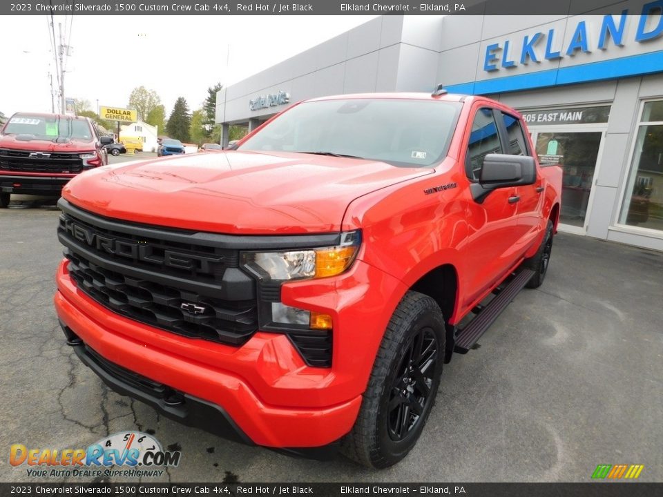 2023 Chevrolet Silverado 1500 Custom Crew Cab 4x4 Red Hot / Jet Black Photo #3