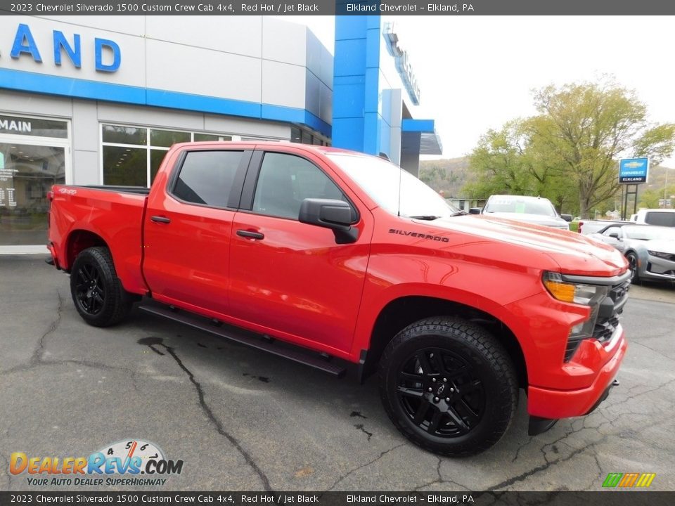 2023 Chevrolet Silverado 1500 Custom Crew Cab 4x4 Red Hot / Jet Black Photo #6