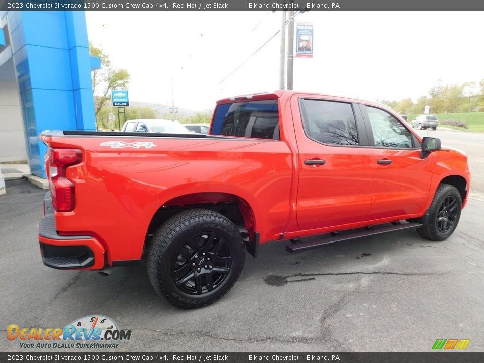 2023 Chevrolet Silverado 1500 Custom Crew Cab 4x4 Red Hot / Jet Black Photo #8