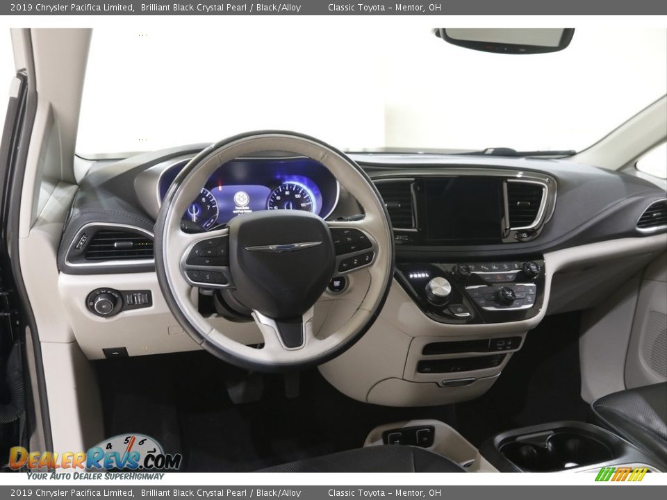 2019 Chrysler Pacifica Limited Brilliant Black Crystal Pearl / Black/Alloy Photo #6