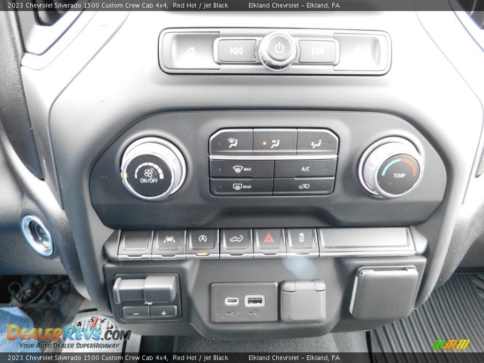 Controls of 2023 Chevrolet Silverado 1500 Custom Crew Cab 4x4 Photo #32