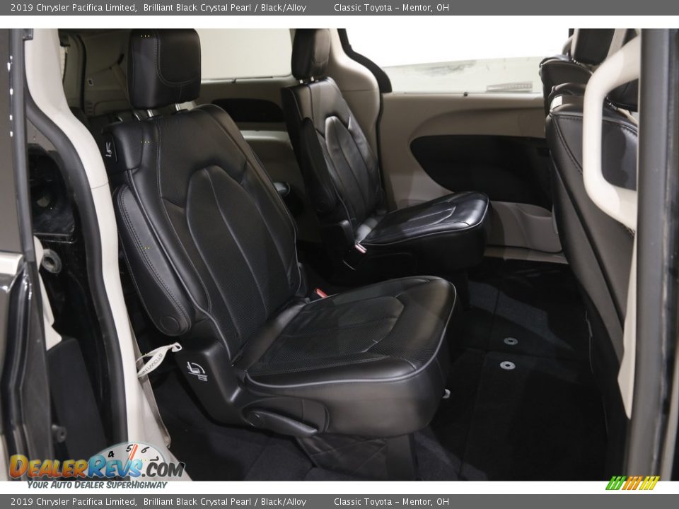2019 Chrysler Pacifica Limited Brilliant Black Crystal Pearl / Black/Alloy Photo #20