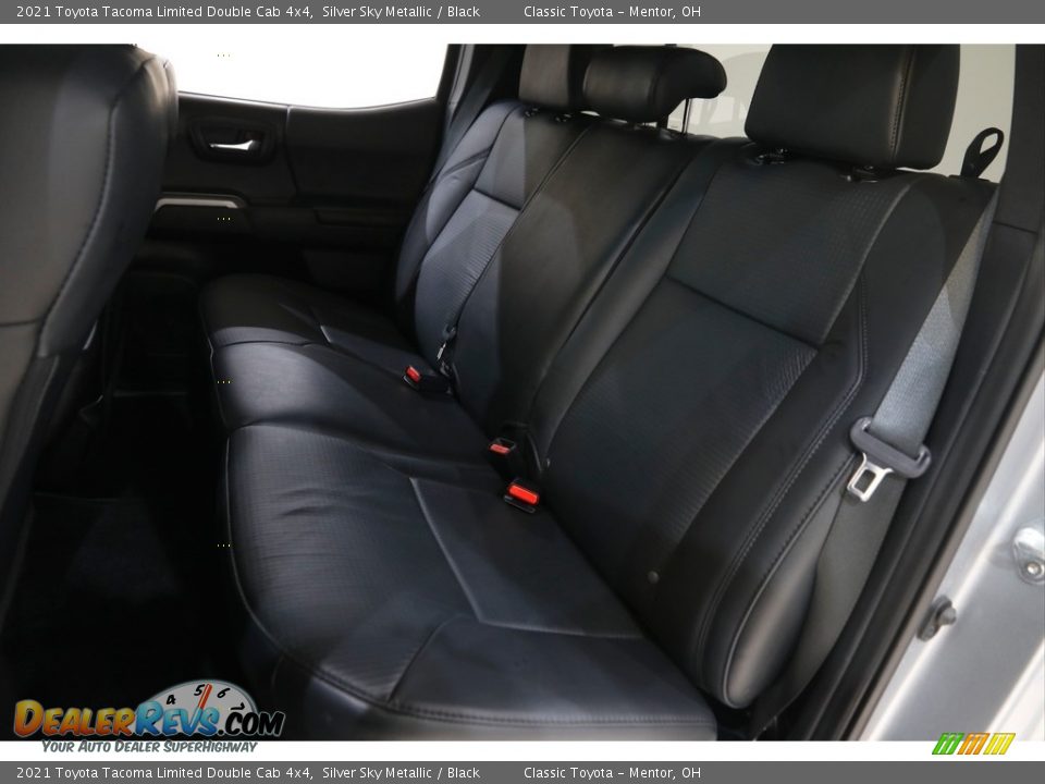 2021 Toyota Tacoma Limited Double Cab 4x4 Silver Sky Metallic / Black Photo #17