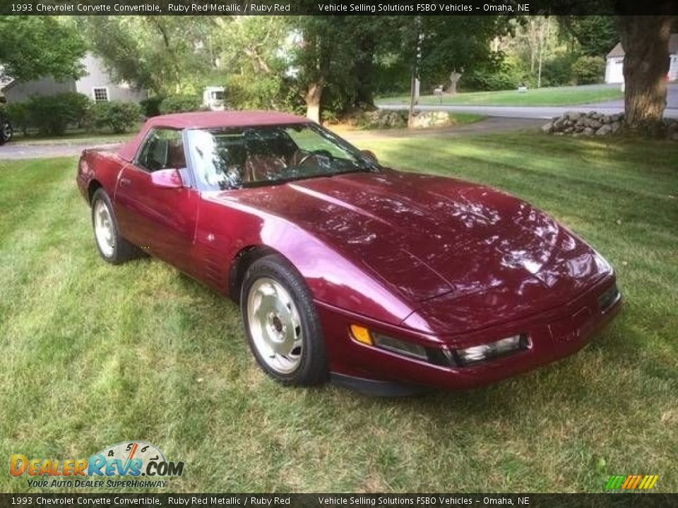 Front 3/4 View of 1993 Chevrolet Corvette Convertible Photo #3