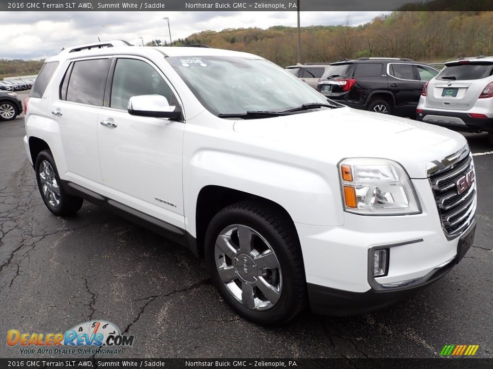 Front 3/4 View of 2016 GMC Terrain SLT AWD Photo #9