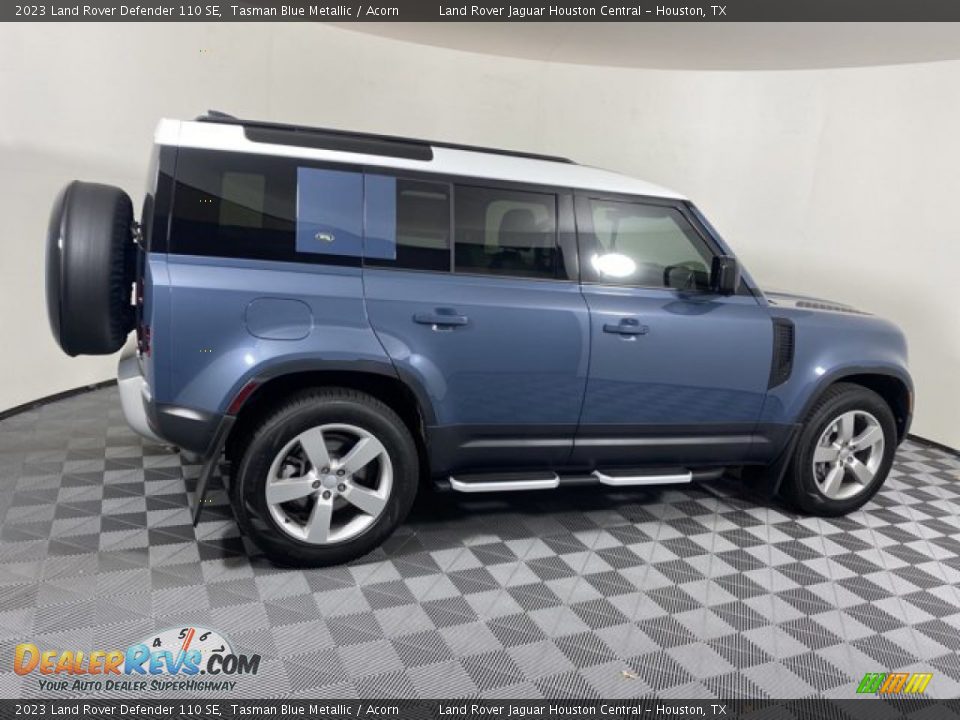 2023 Land Rover Defender 110 SE Tasman Blue Metallic / Acorn Photo #11