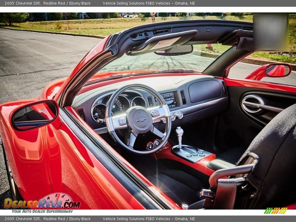 Dashboard of 2005 Chevrolet SSR  Photo #2