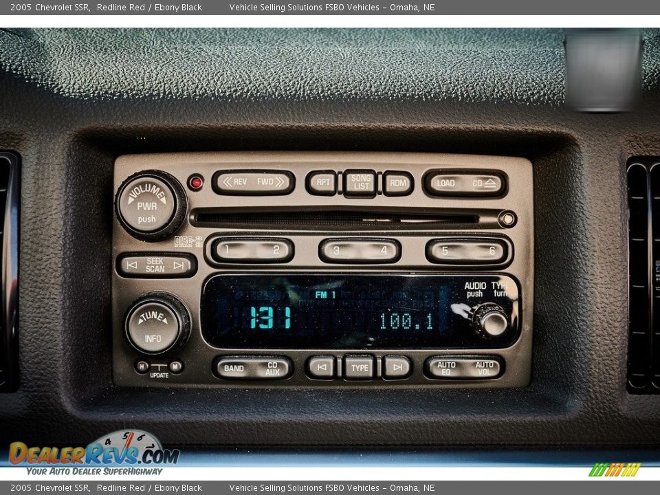Controls of 2005 Chevrolet SSR  Photo #9