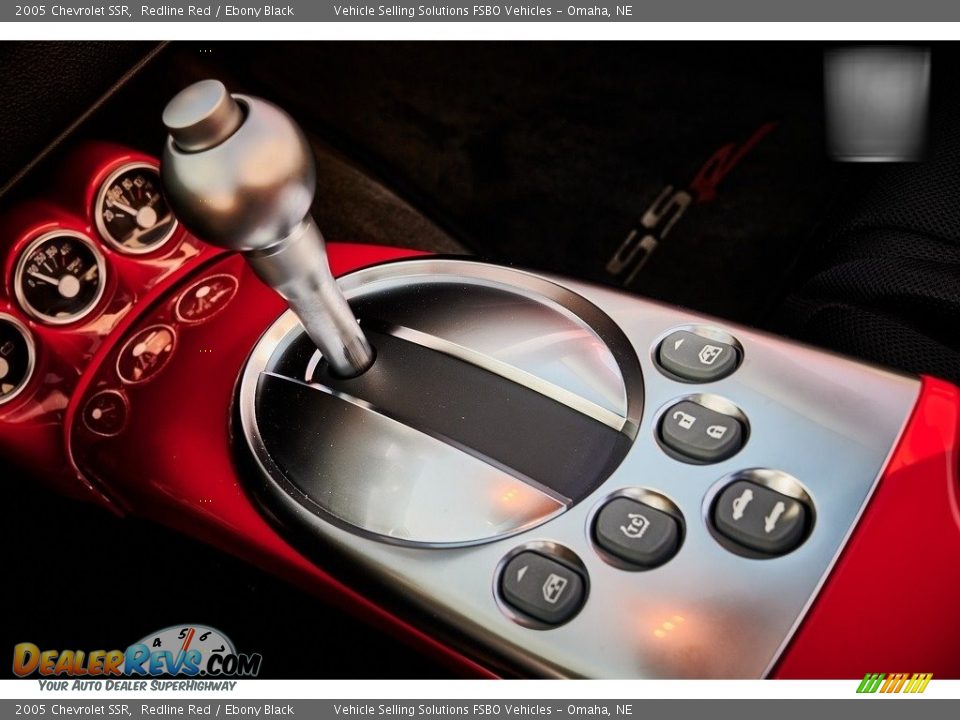 2005 Chevrolet SSR  Shifter Photo #11