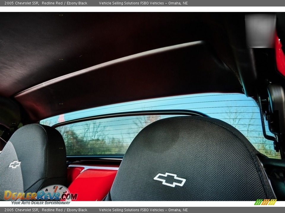 2005 Chevrolet SSR Redline Red / Ebony Black Photo #13