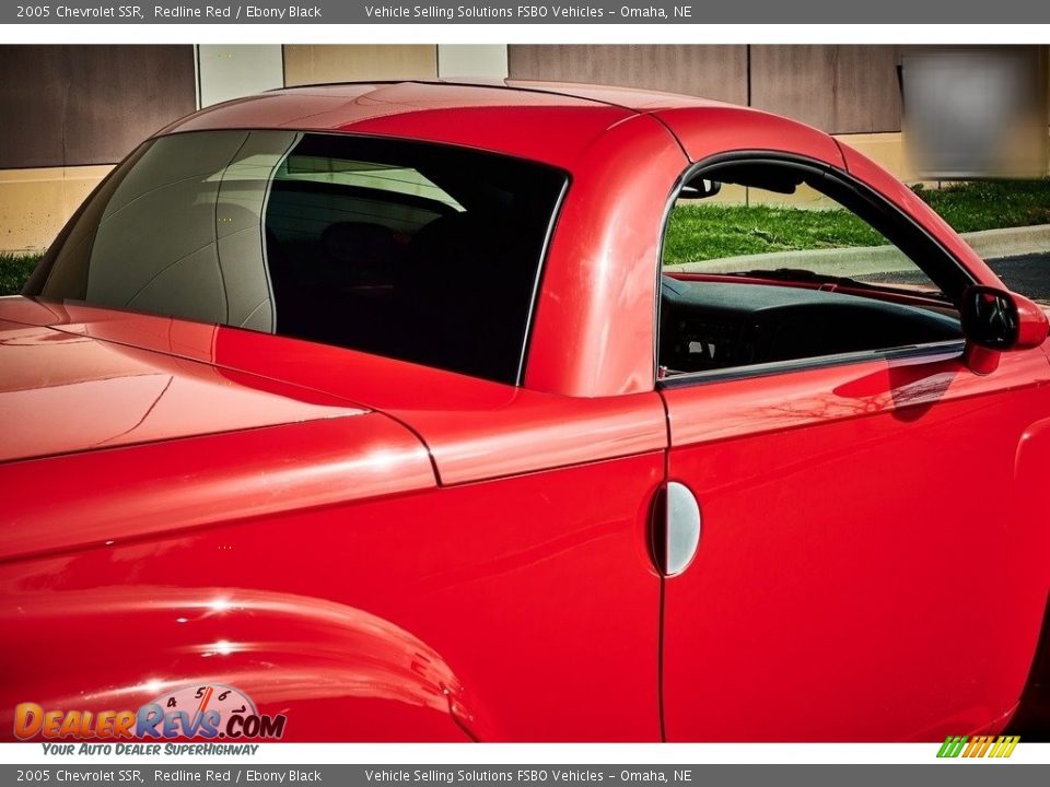 2005 Chevrolet SSR Redline Red / Ebony Black Photo #15