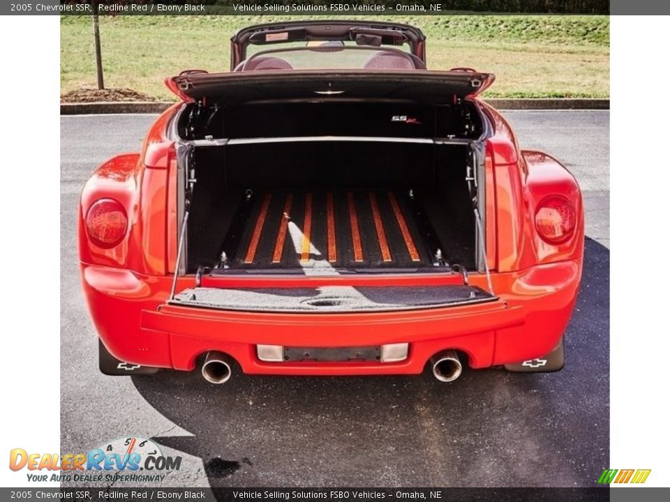 2005 Chevrolet SSR  Trunk Photo #21