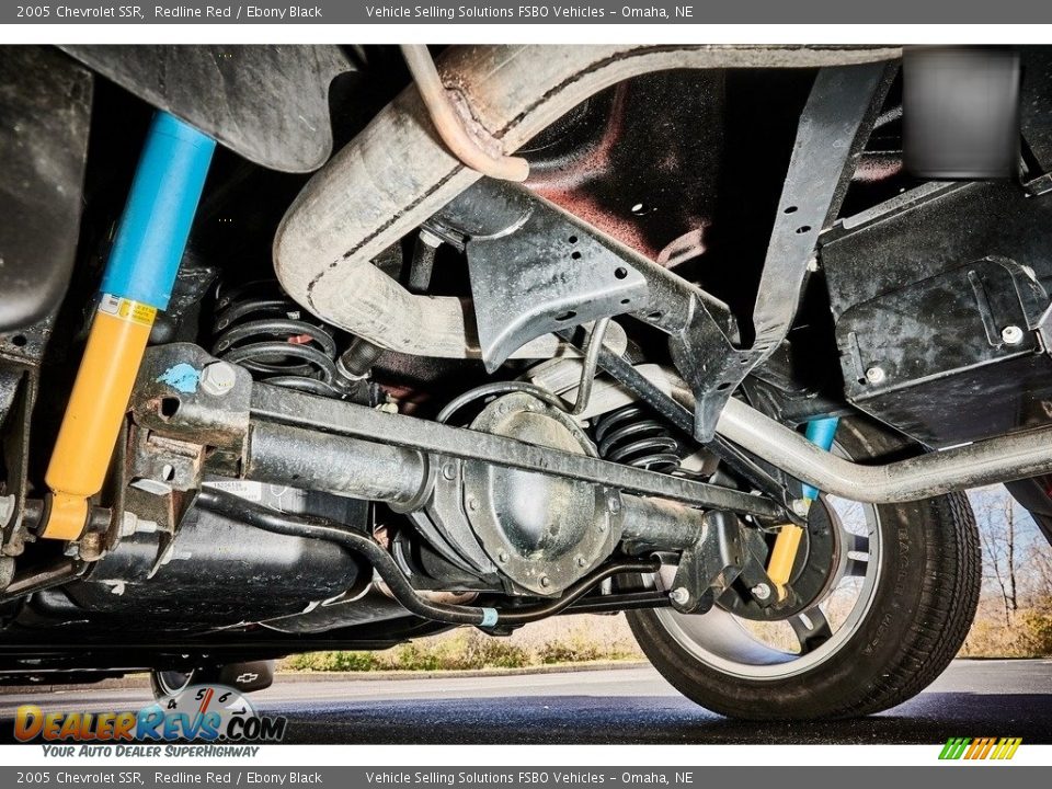 Undercarriage of 2005 Chevrolet SSR  Photo #26