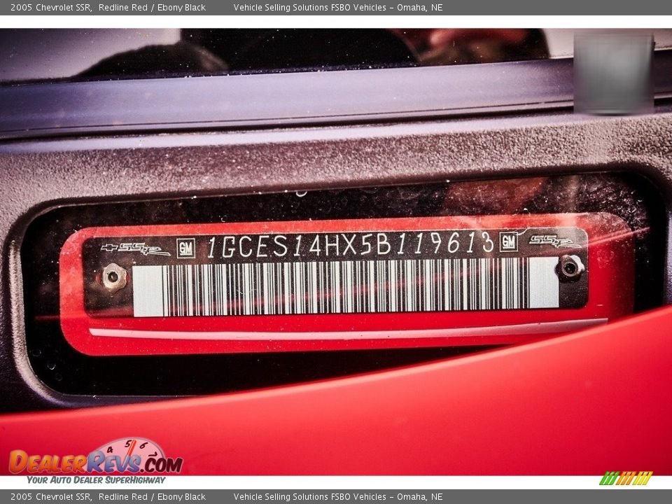 2005 Chevrolet SSR Redline Red / Ebony Black Photo #29