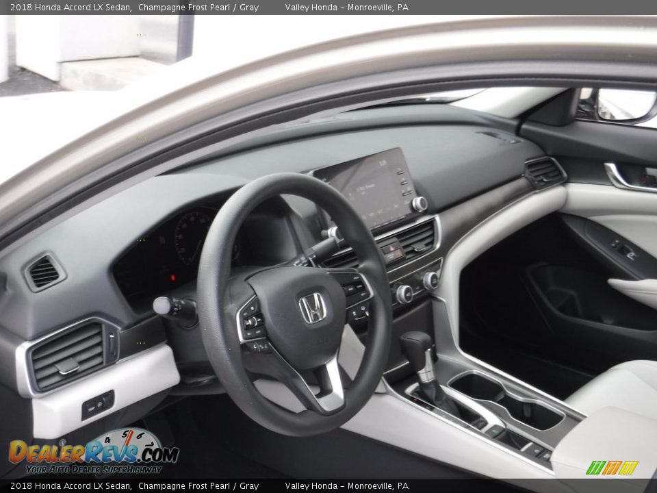 2018 Honda Accord LX Sedan Champagne Frost Pearl / Gray Photo #10